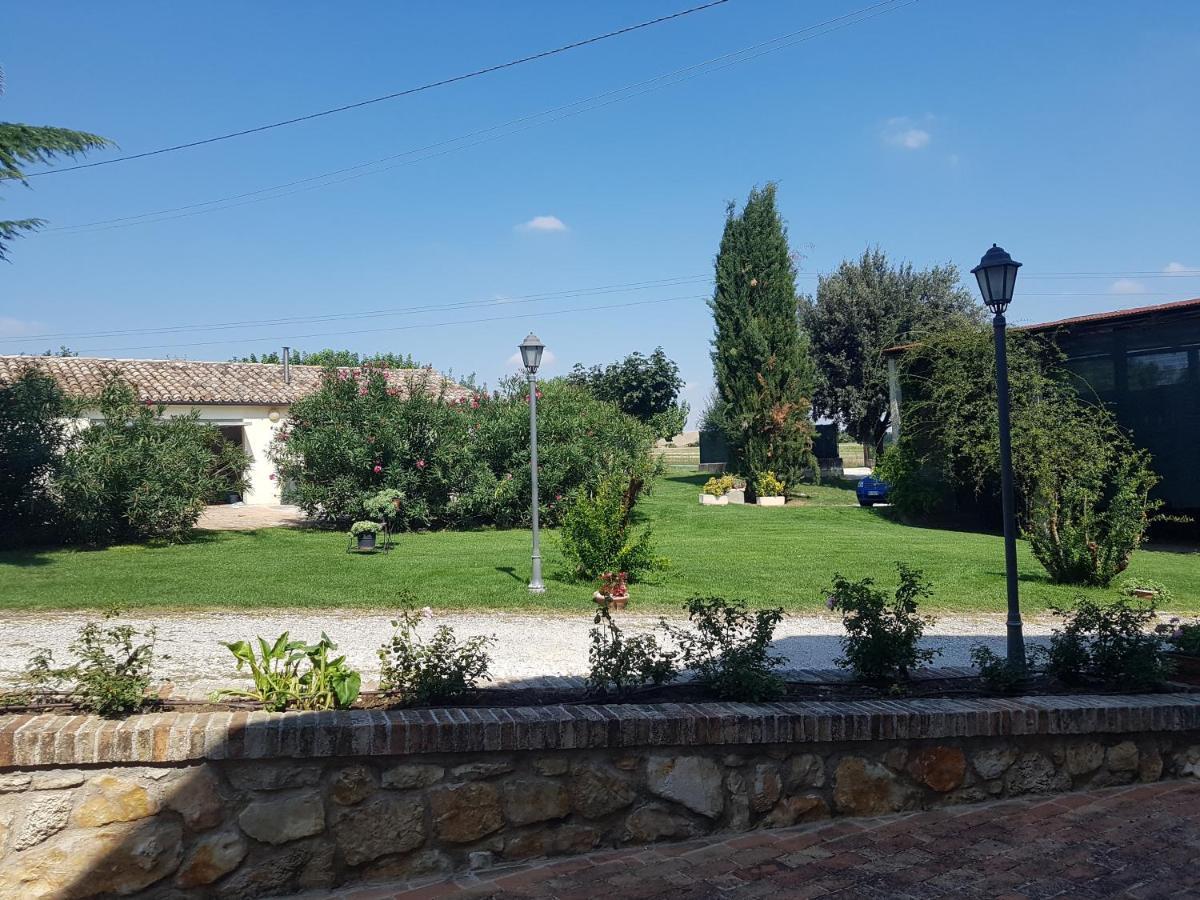 "La Grancia" Country House Guest House Treia ภายนอก รูปภาพ
